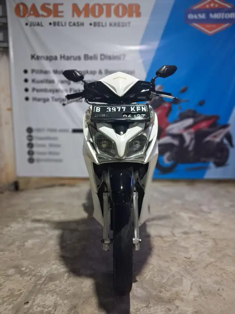 (B) Honda Vario 125 Kzr Tahun 2012
