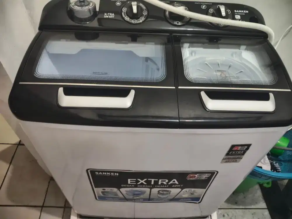 Mesin cuci merk sanken  type 1125 uk 11 KG