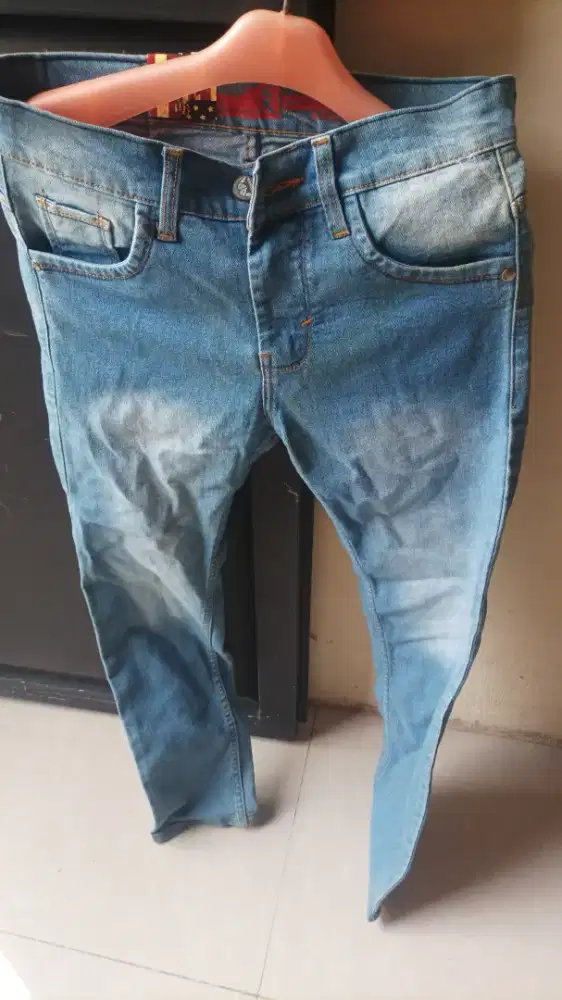 Celana jeans pensil