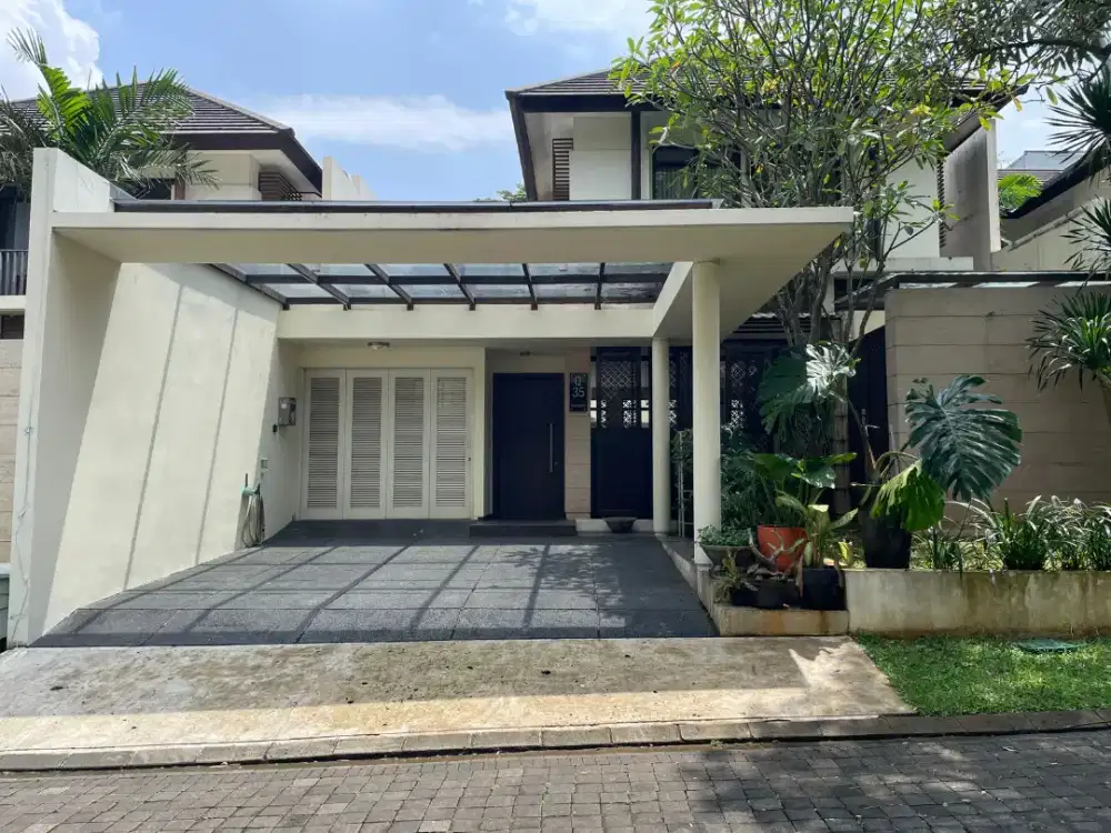 Disewakan Rumah Mewah cantik elegan