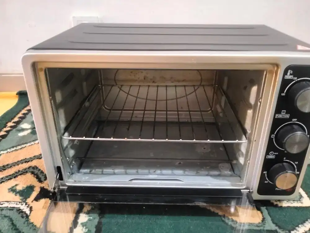 Electric oven in good condition