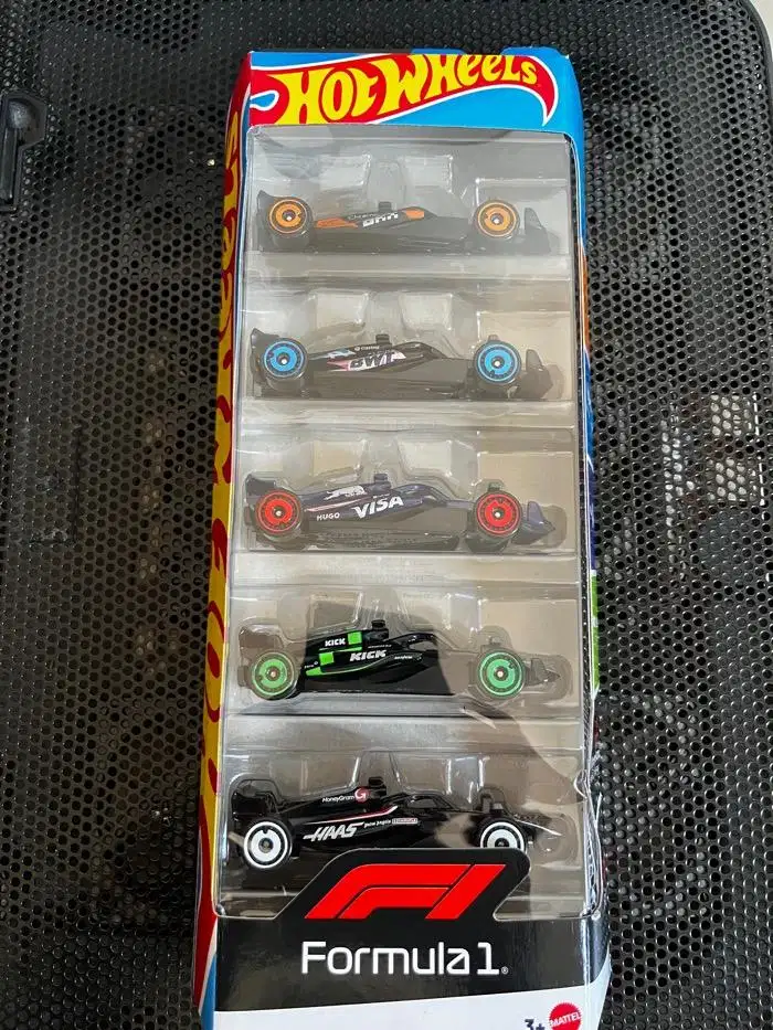 Hot Wheels 2024 Race Team 5-Pack Formula 1 F1