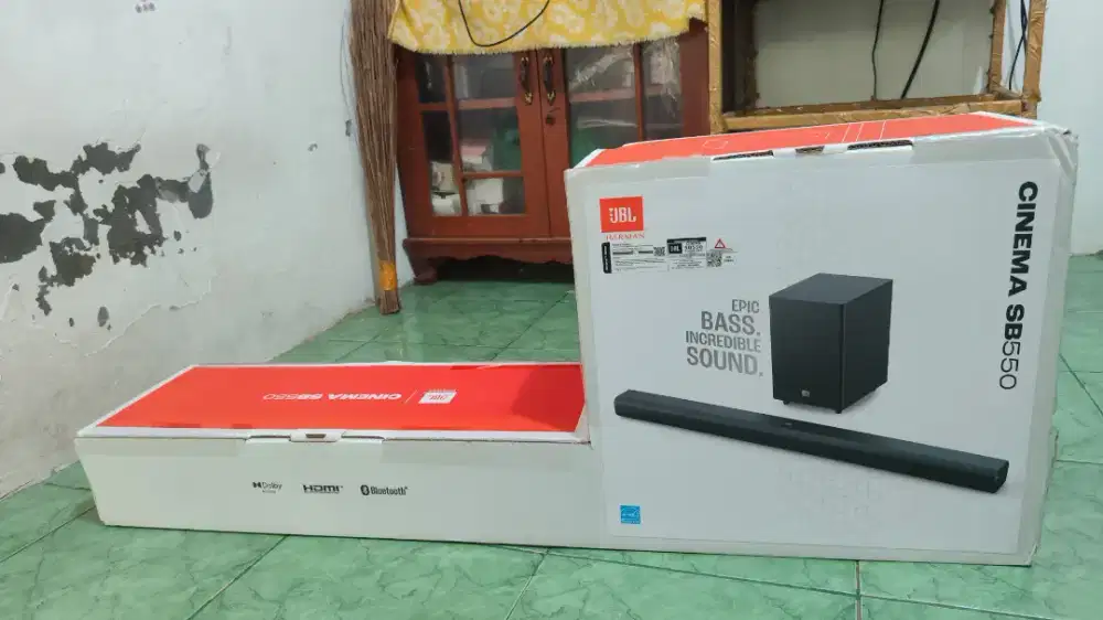 JBL cinema sb550 3,1 sound bar with wireles subwoofer