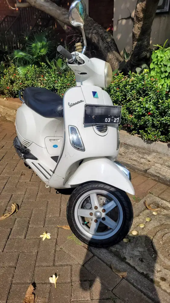 Vespa LX 150 2V 2012 Putih
