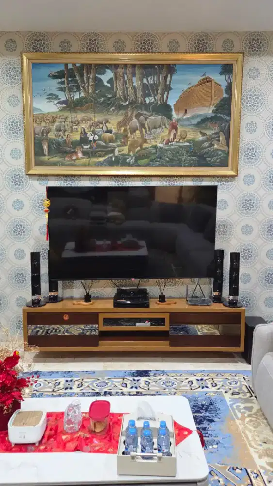 Lemari Bufet Kayu Tempel