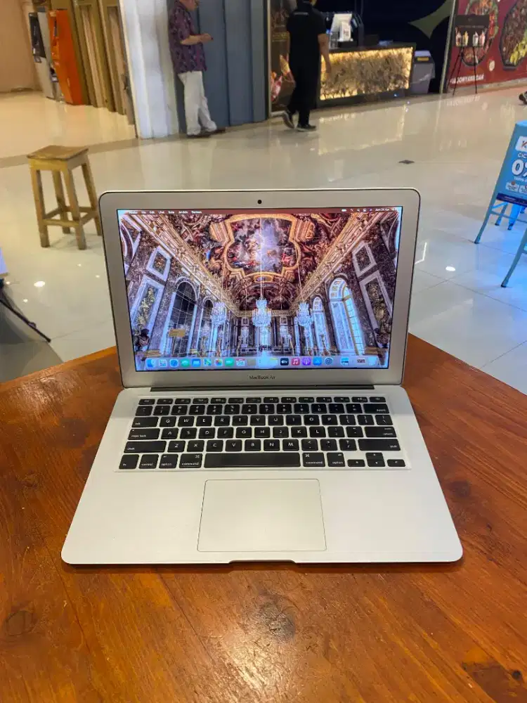 Macbook Air 13 inch ,early 2014