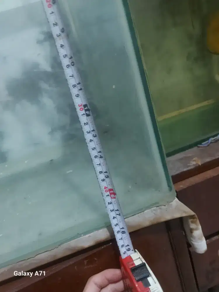 Aquarium Ikan Ukuram 1 Meter