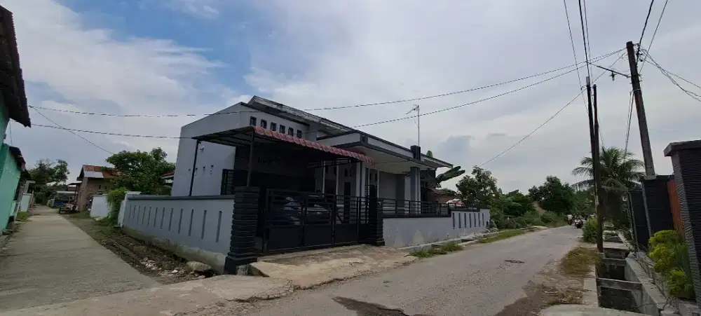 Disewakan Rumah Bagus di Pematang Johar, Labuhan Deli