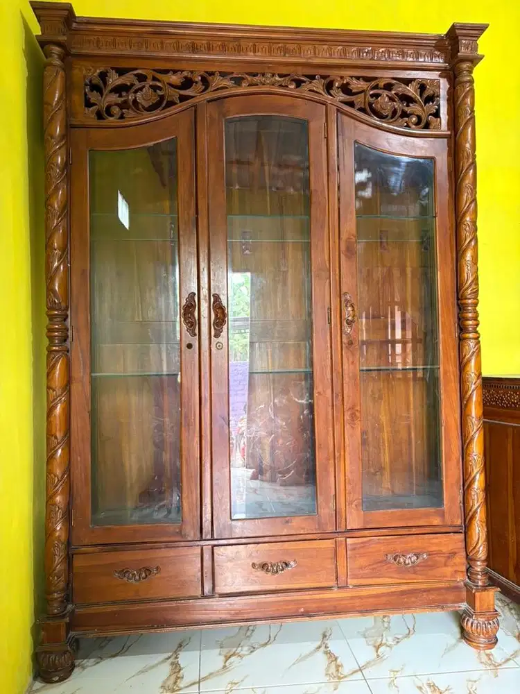Lemari hias jati jepara Asli SUPER