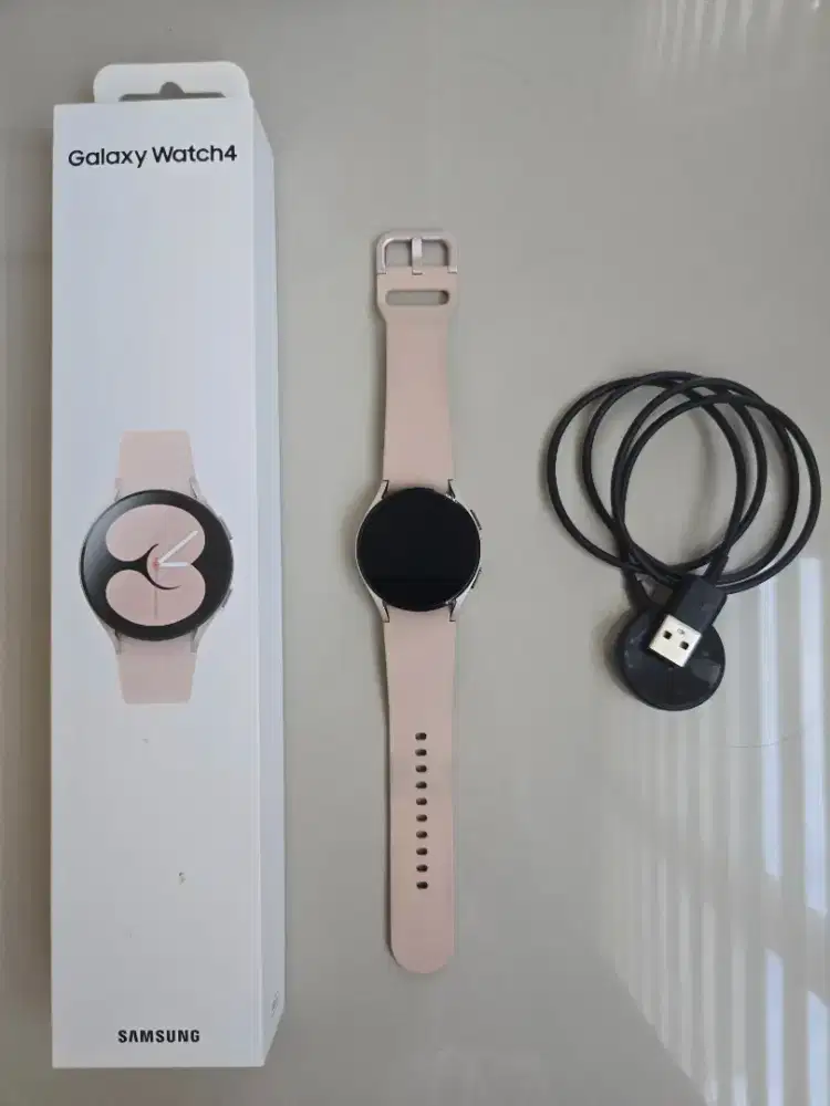 Samsung Galaxy Watch 4 Pink