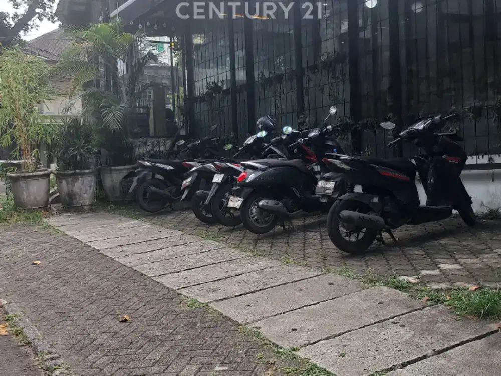 DISEWAKAN GEDUNG 3 TINGKAT AREA PREMIUM KEBAYORAN BARU, JAKSEL