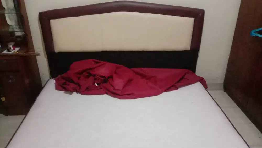 Dipan Spring Bed 180x200 Kayu Busa lapis kulit