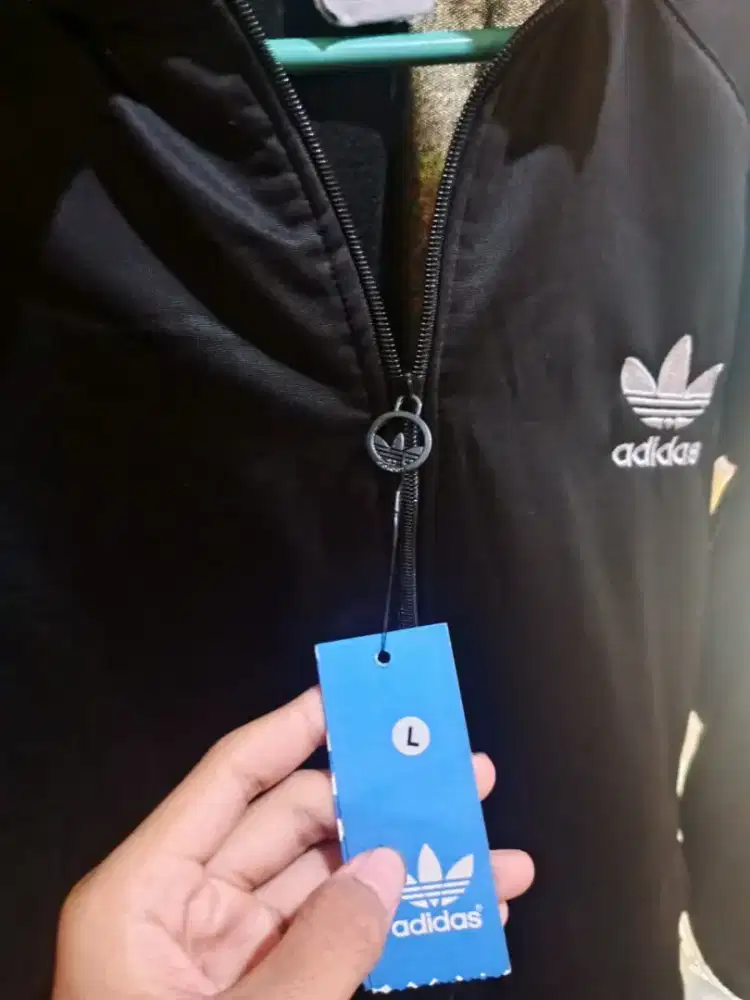 jaket Adidas ireng