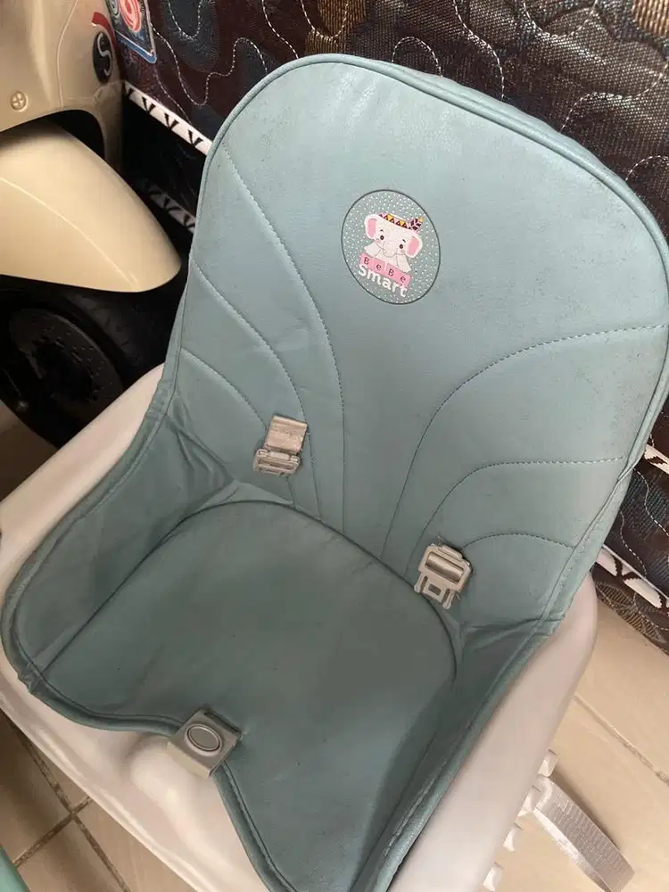 Kursi dan meja makan bayi/ kursi makan bayi