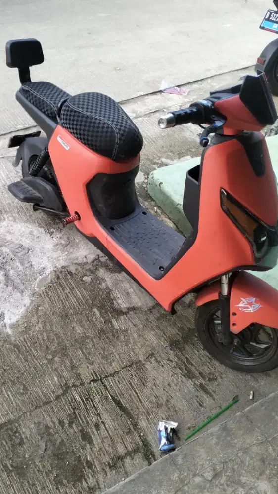 Jual Sepedah listrik masih jos cuma sen depan sj yg mati