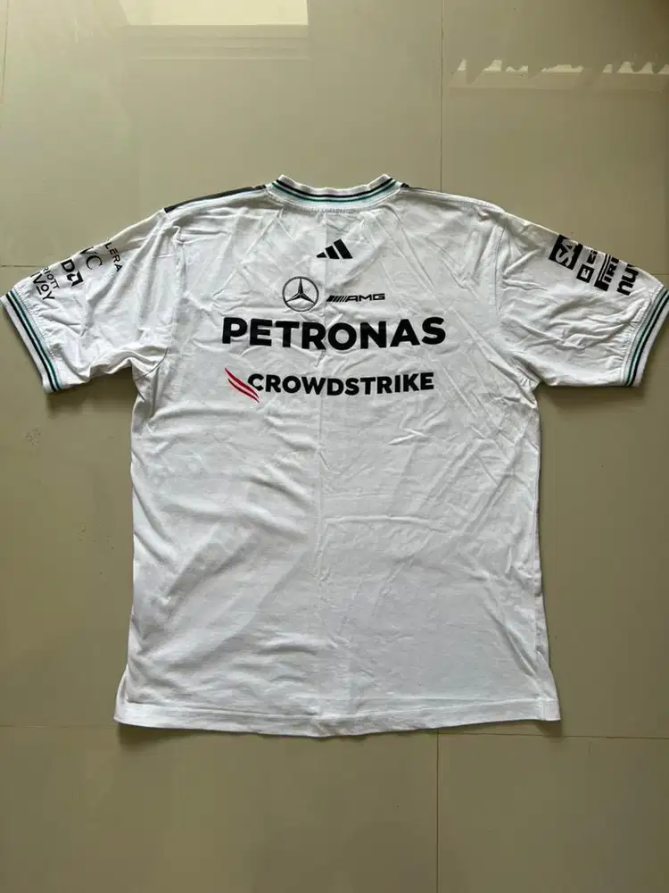 Kaos formula 1 mercedes 2025