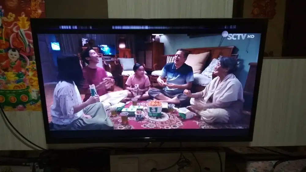 TV Digital Panasonic 32 inc Bergaris diatas Nett