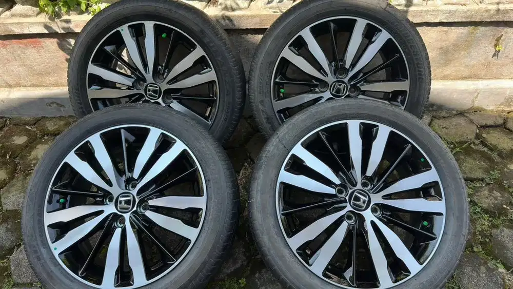 Velg+ban Jazz R16