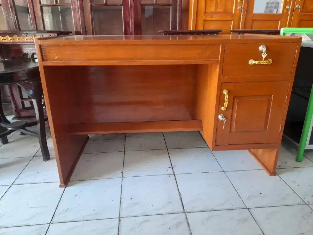 Meja tulis 1/2 biro lebar 120cm×60cm