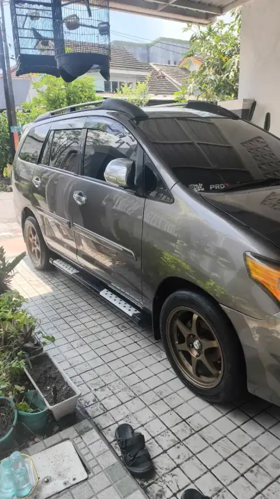 Kijang innova 2KD 2012