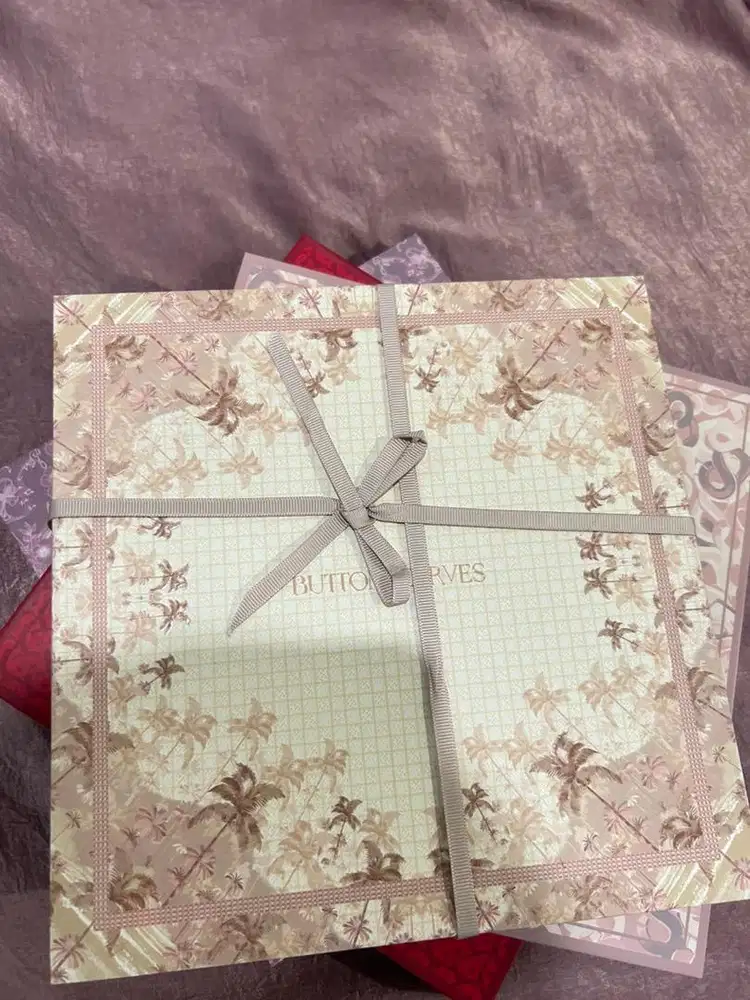 JUAL BUTTONSCARVES ASLI & R*A Miranda