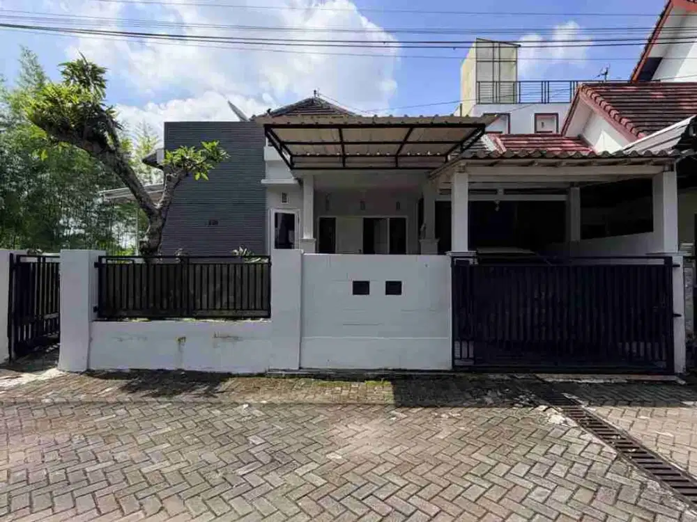 RUMAH CANTIK HOOK ASRI DAN NYAMAN DALAM PERUMAHAN AYODYA CITRA MAGUWOHARJO