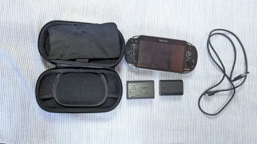 Sony Playstation Vita PCH-1004