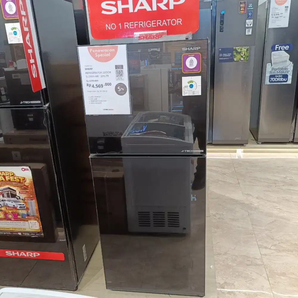 Lemari es 2 pintu 205 liter