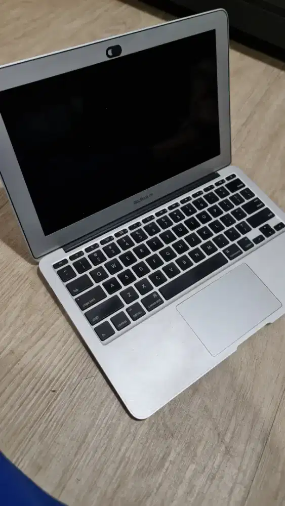 Macbook Air 2013 12inc. core I5 4/256 Tipis,Ringan, Siap pakai. muluss