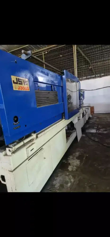 Di jual mesin injection jsw 300 ton.