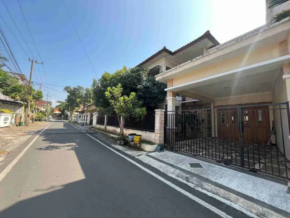 Rumah Besar Candi Mendut Suhat Indah Kota Malang
