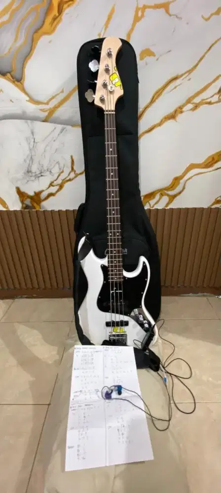 Bass Larasati by fena