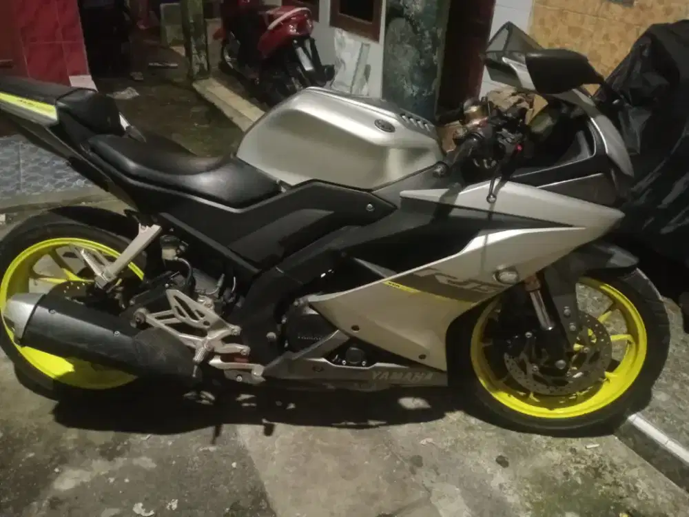 Dijual r15 motor jarang di pke halus