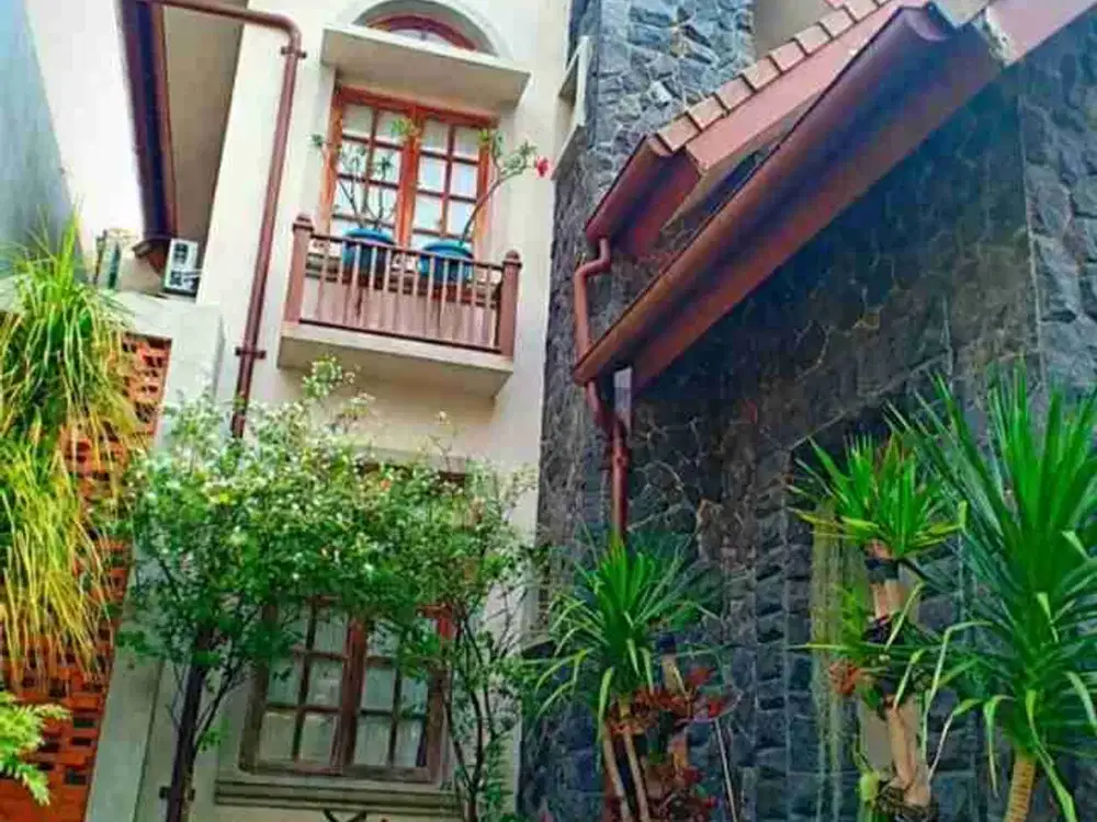 Rumah Mewah 2 Lantai,Posisi dekat Tol Bogor