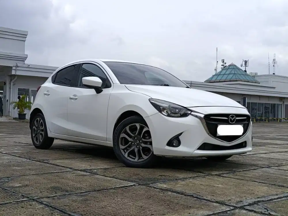 Mazda 2 R 1.5 Skyactiv AT 2014