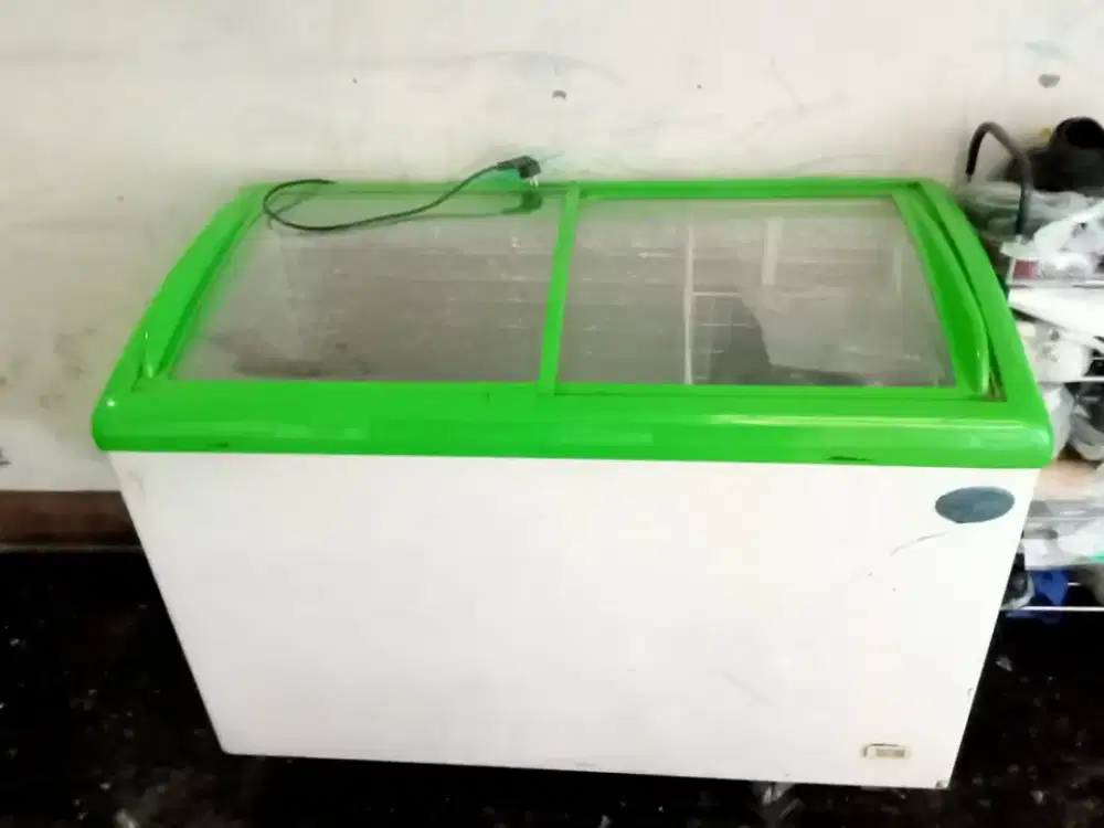 Freezer Box Kaca 310liter