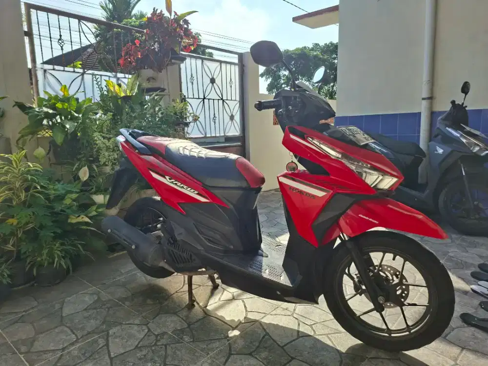 Honda vario 125cc merah 2017
