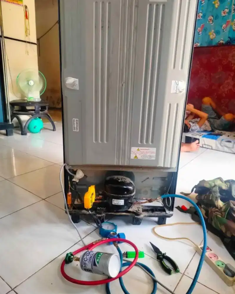 SERVCE KULKAS DAN FREZER PANGGILAN