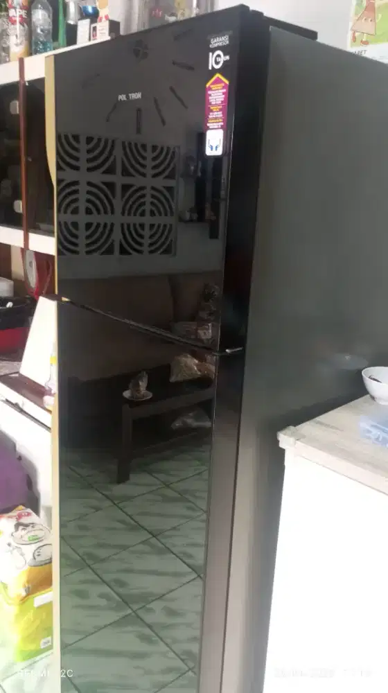 Kulkas Polytron 2 pintu