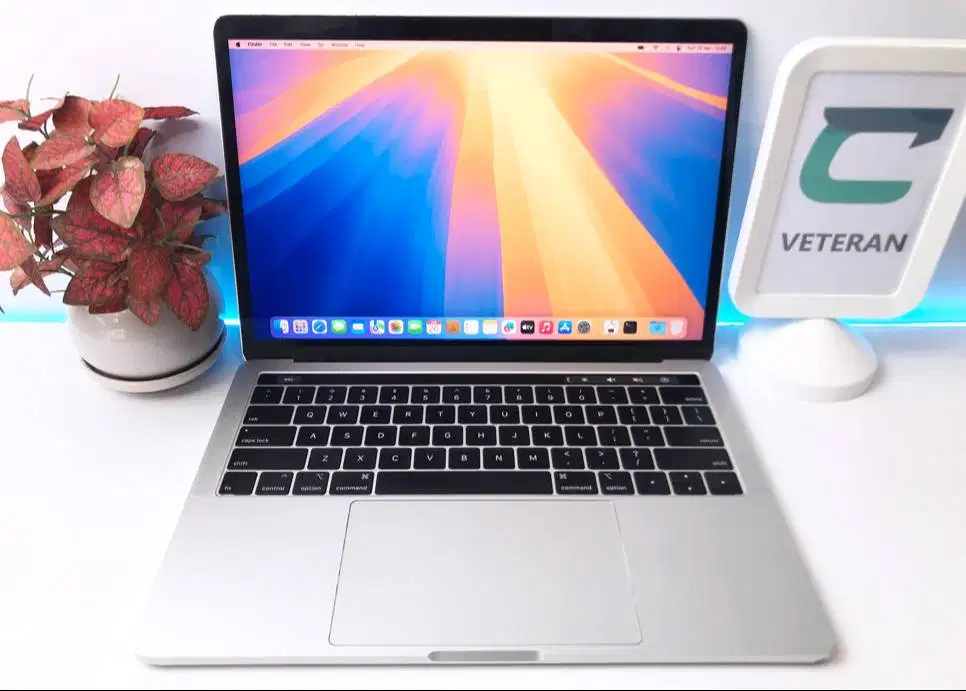 MacBook Pro Retina TouchBar Touch ID SSD 512gb Pemakaian Minim