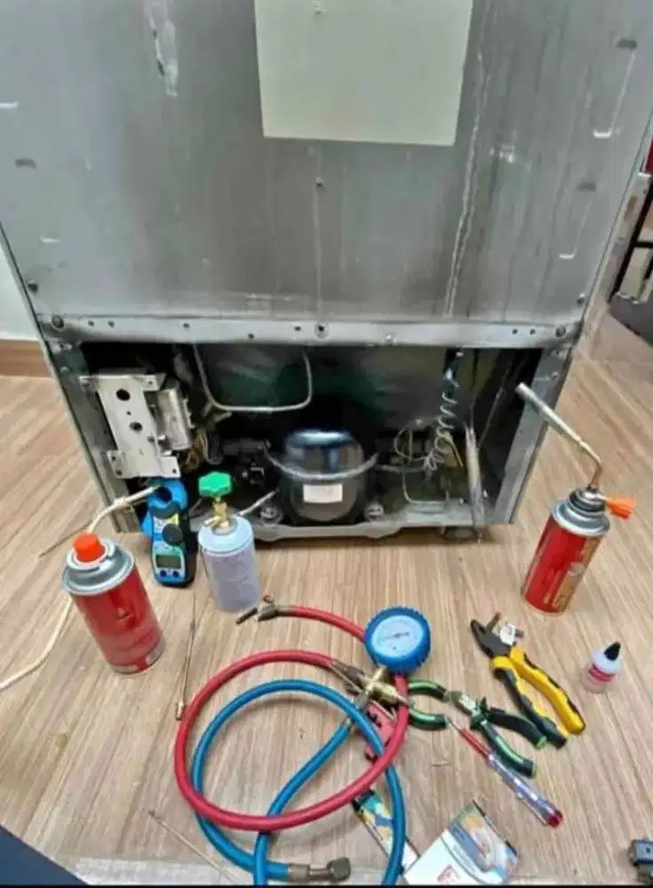 SERVICE KULKAS DAN FREZER PANGGILAN