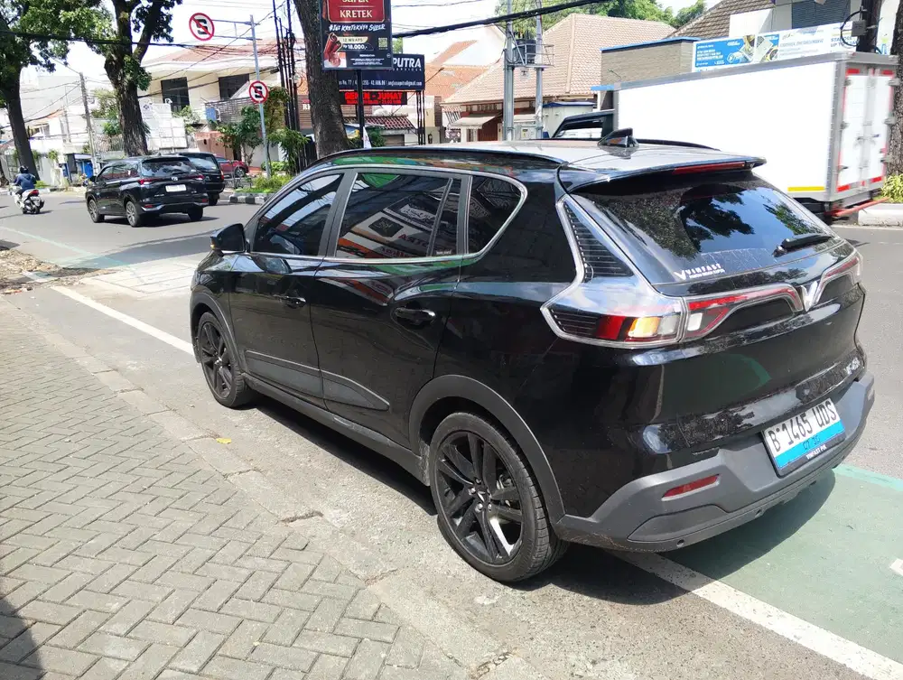 VinFast VF e34 2025 Listrik