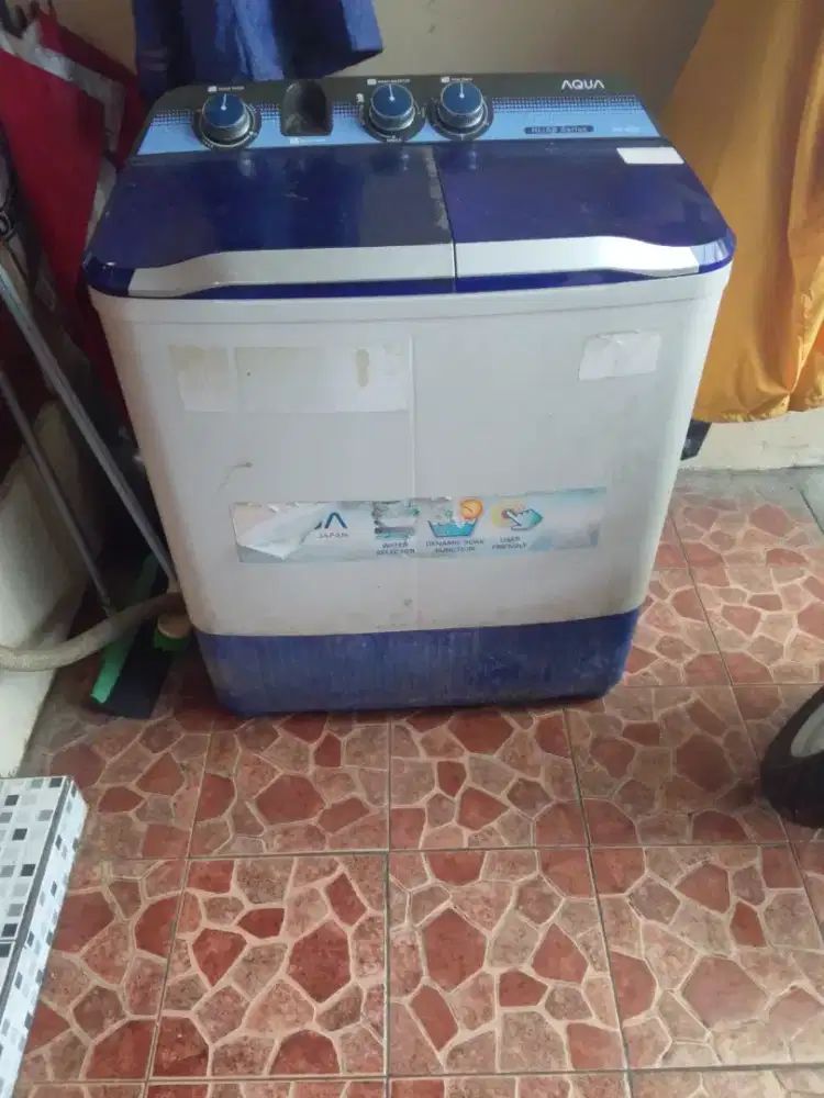 Dijual Mesin Cuci 2 tabung Merk AQUA