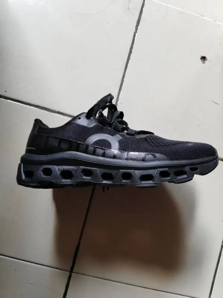 OnCloudmonster size 43 fullblack