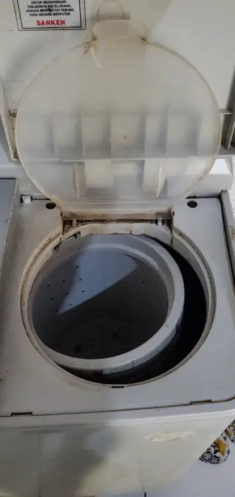 Mesin cuci sanken Bekas Apa adanya