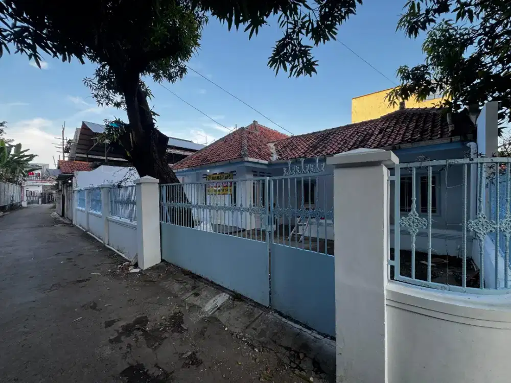 DI KONTRAKAN RUMAH BISA BUAT KELUARGA BESAR & MESS