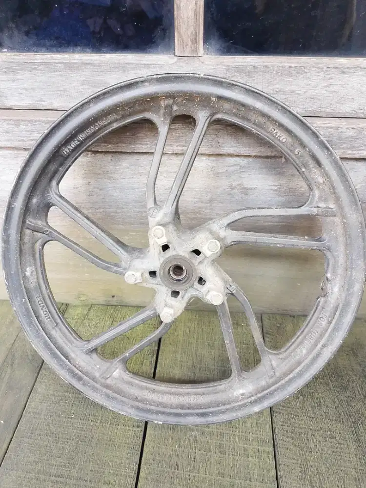 Velg bekang cbr dan velg depan vario 150