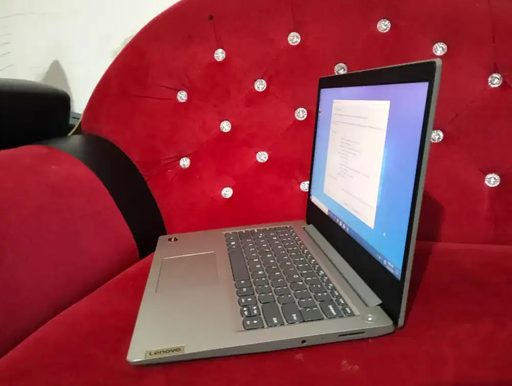 Lenovo Ideapad slim3 AMD RYZEN 7-3700u/RAM 8 SSD 256/RADEON RX vram2gb