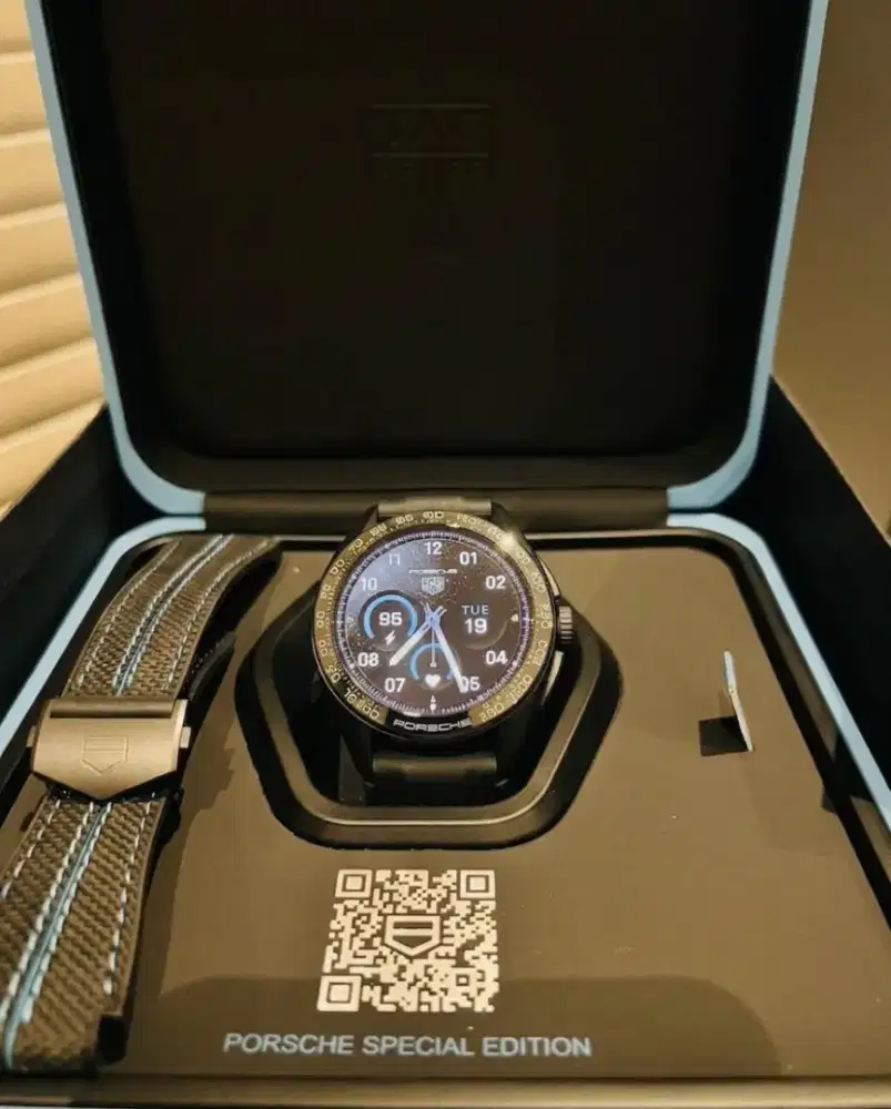 Tag Heuer Connected Calibre E4 45mm Porsche Special Edition