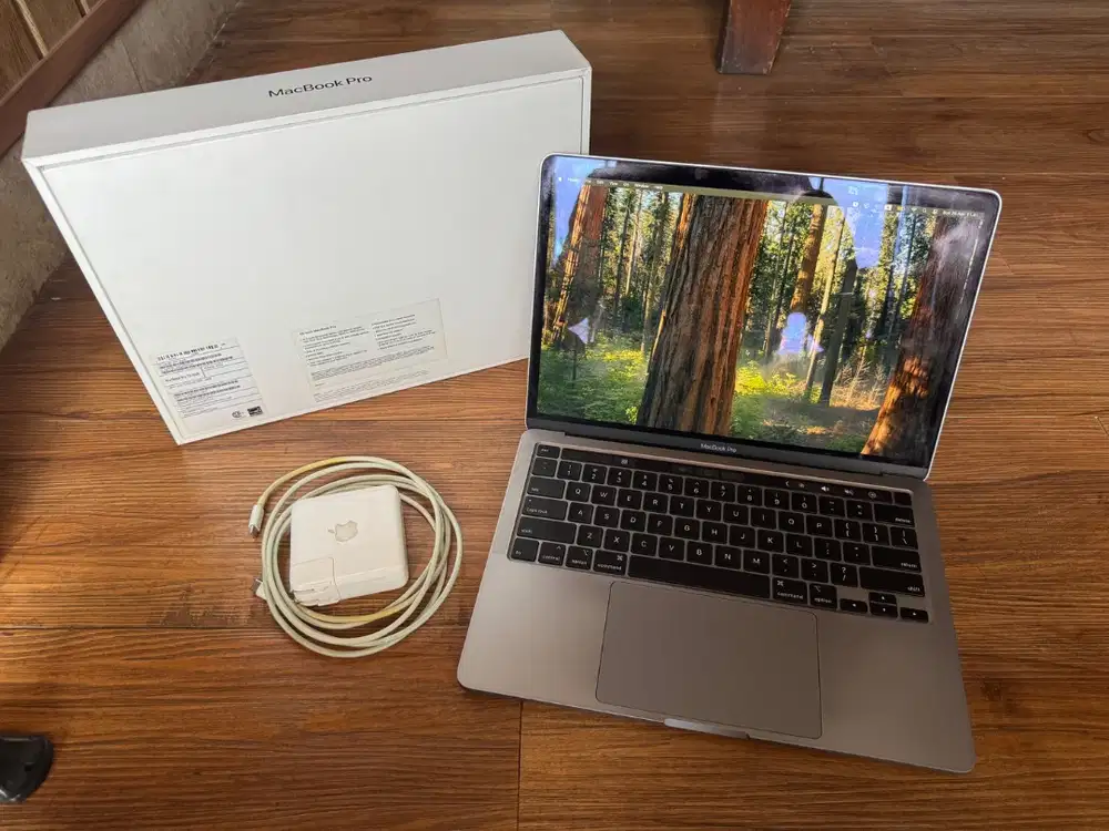 MacBook Pro 2020 13-inch i5 8/256GB Space Gray Fullset Mulus